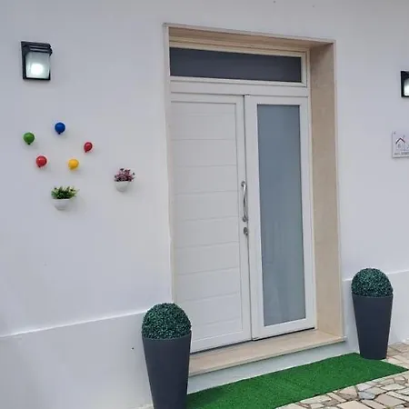 Nini' * Uggiano Montefusco